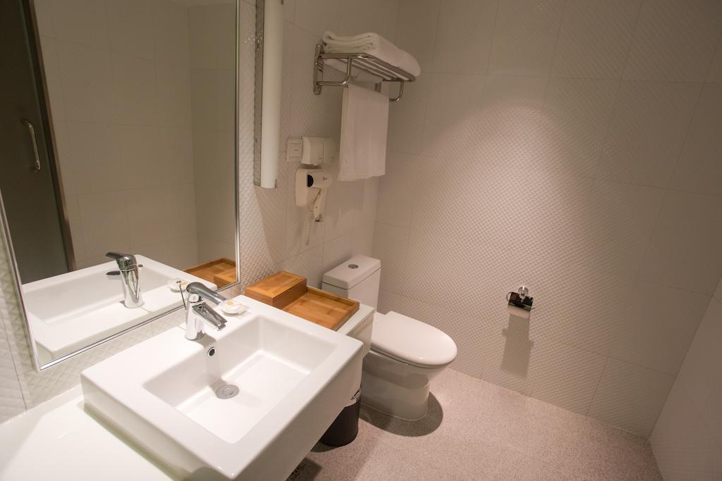 Ji Hotel Shanghai Railway Station West Tianmu Road Экстерьер фото